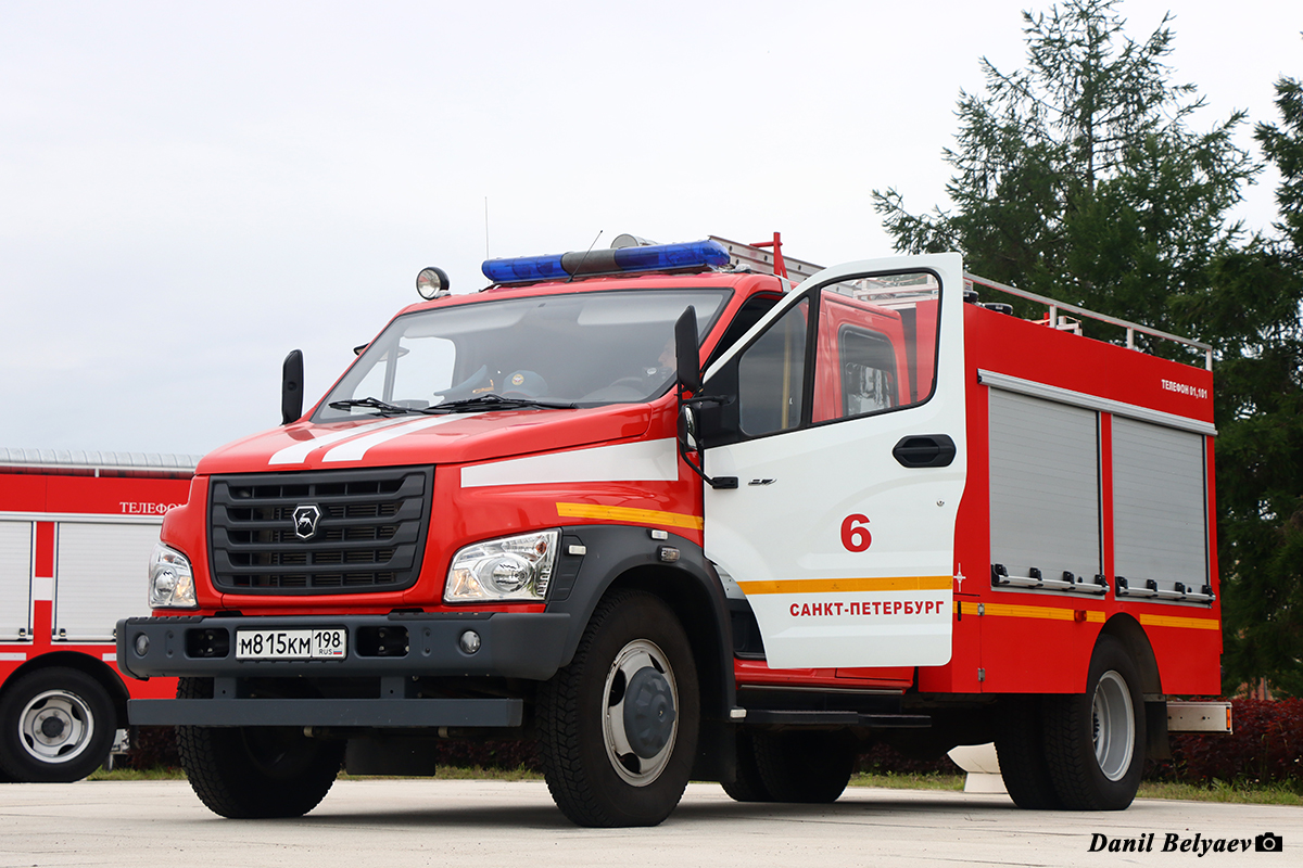 Санкт-Петербург, № М 815 КМ 198 — ГАЗ-C42R33