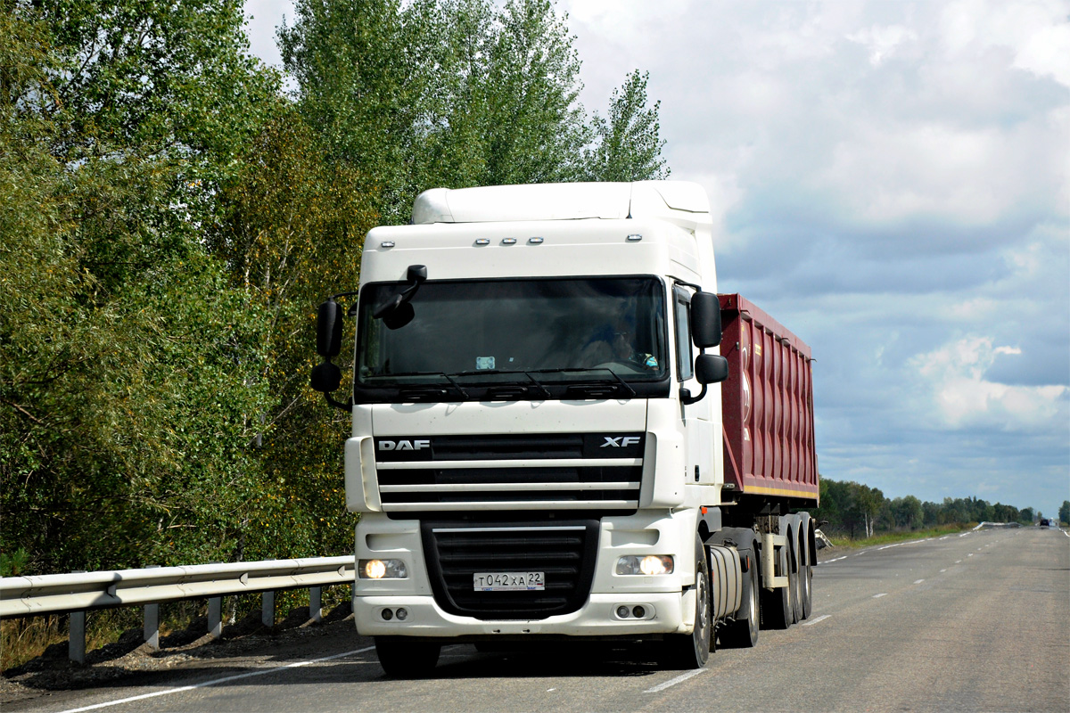 Алтайский край, № Т 042 ХА 22 — DAF XF105 FT