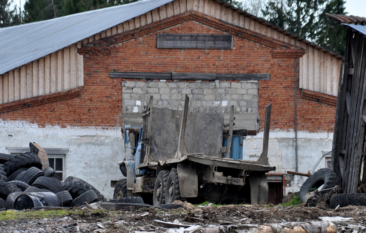 Кемеровская область, № В 639 МН 142 — Урал-3255-41