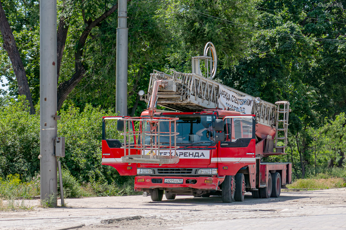 Санкт-Петербург, № О 411 УХ 98 — Hino Profia