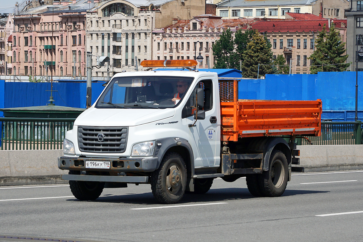 Санкт-Петербург, № Е 196 КУ 198 — ГАЗ-C41R13