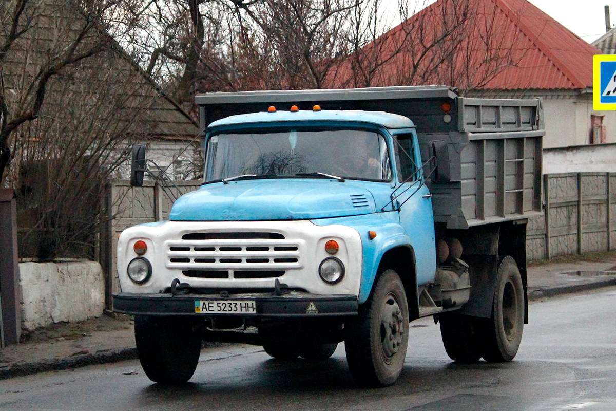 Днепропетровская область, № АЕ 5233 НН — ЗИЛ-495850
