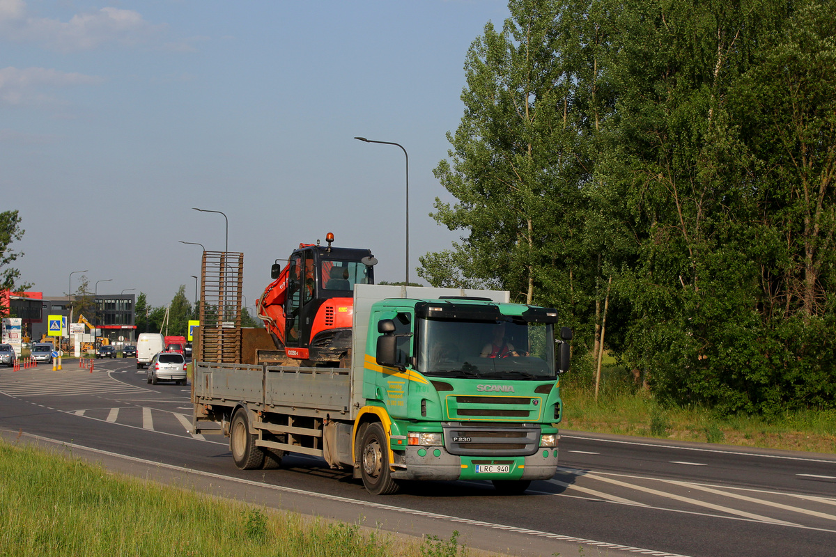 Литва, № LRC 940 — Scania ('2004) P230; Литва — Спецтехника с нечитаемыми на фото номерами