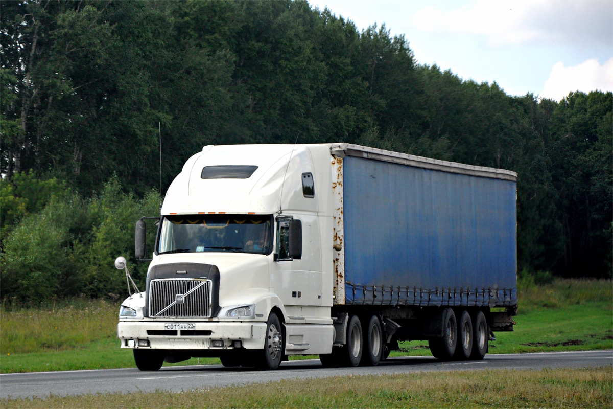 Алтайский край, № С 011 НН 22 — Volvo VNL660