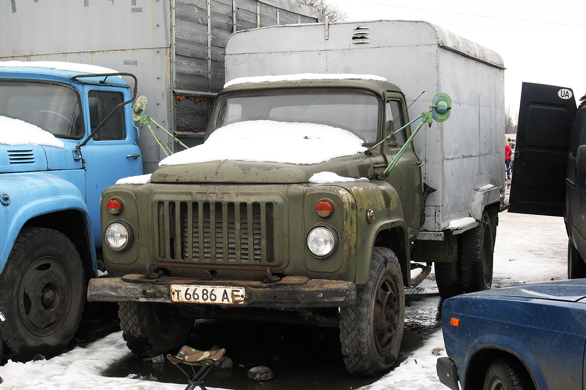 Днепропетровская область, № Т 6686 АЕ — ГАЗ-52-05