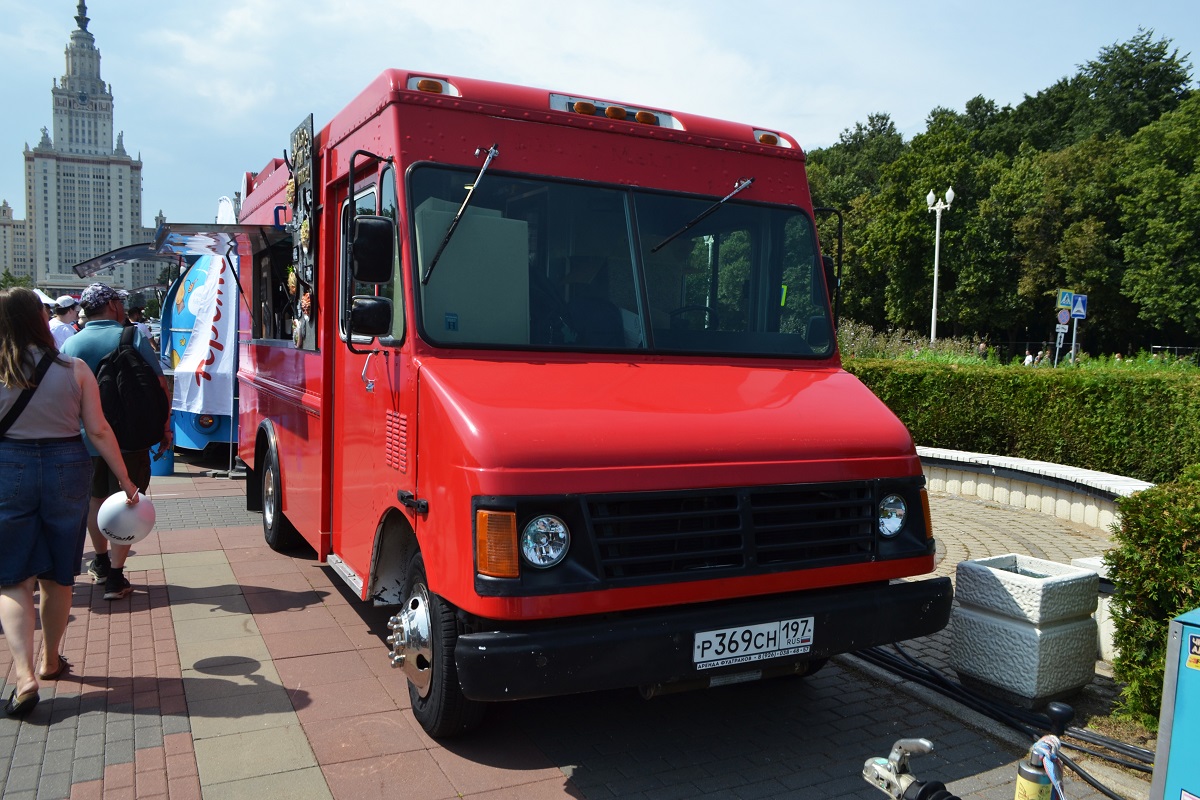 Самарская область, № Р 369 СН 197 — Ford (общая модель); Москва — Фестиваль "Ретрорейс" 2025
