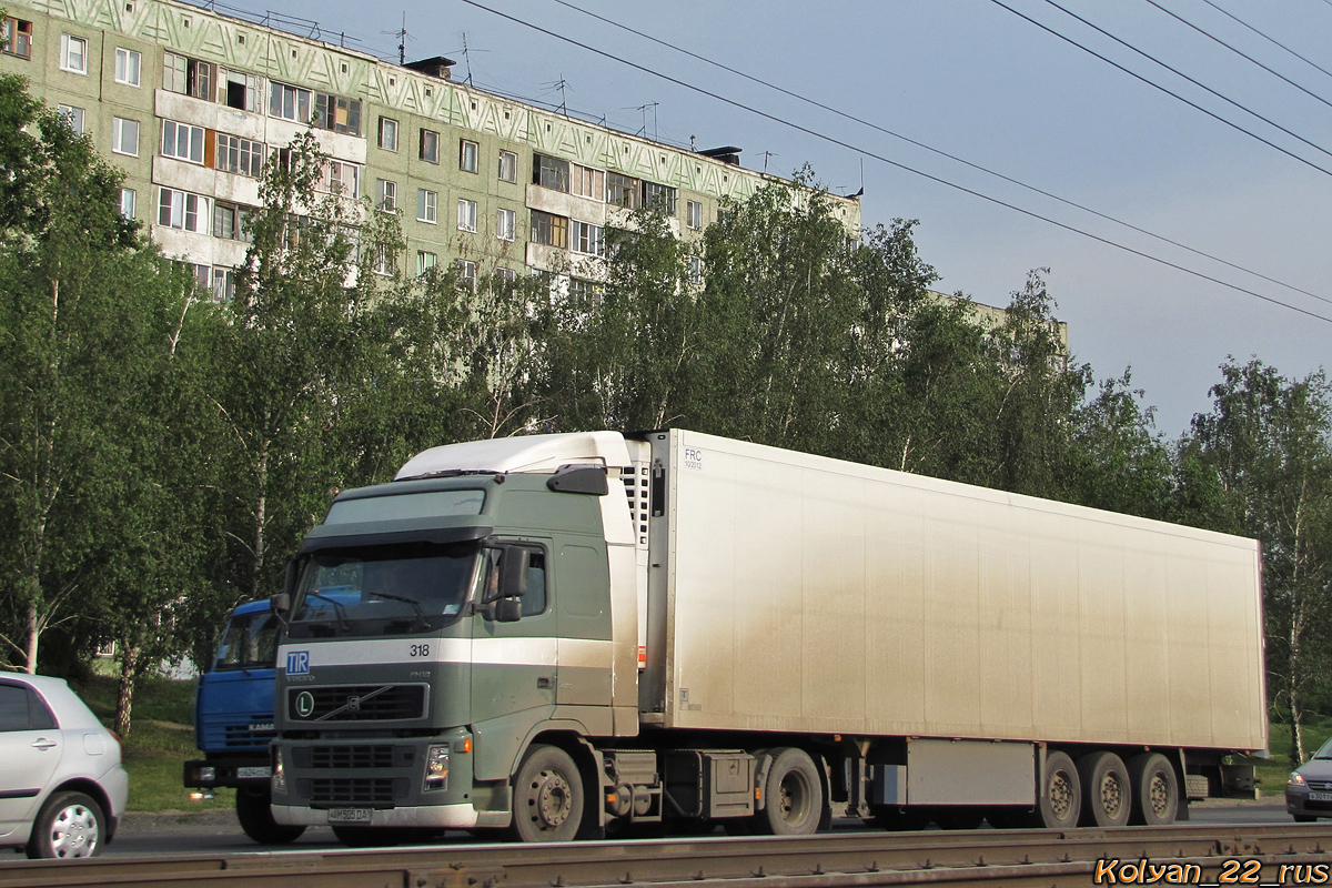 Узбекистан, № 318 — Volvo ('2002) FH12.420
