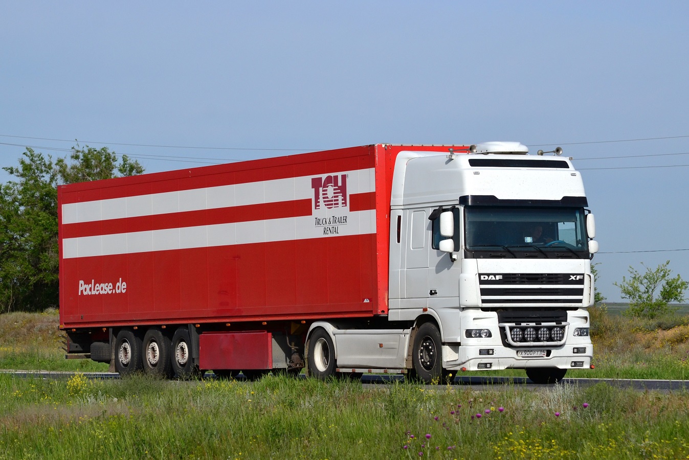 Саратовская область, № Х 900 РТ 64 — DAF XF95 FT