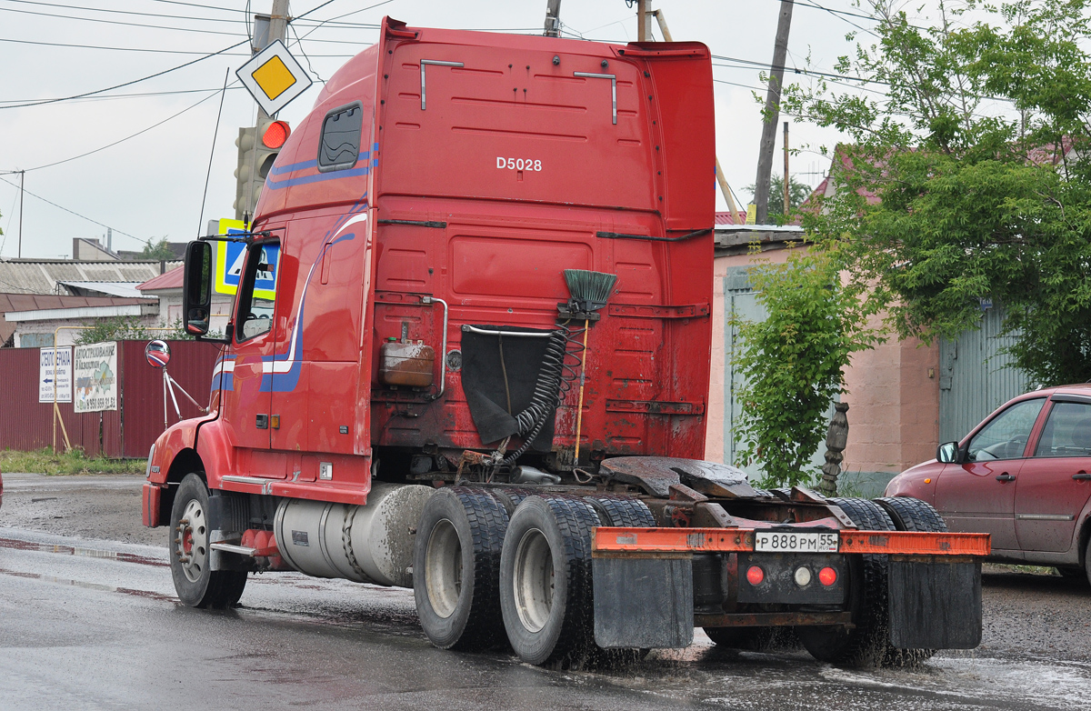 Омская область, № Р 888 РМ 55 — Volvo VN (Общая модель)