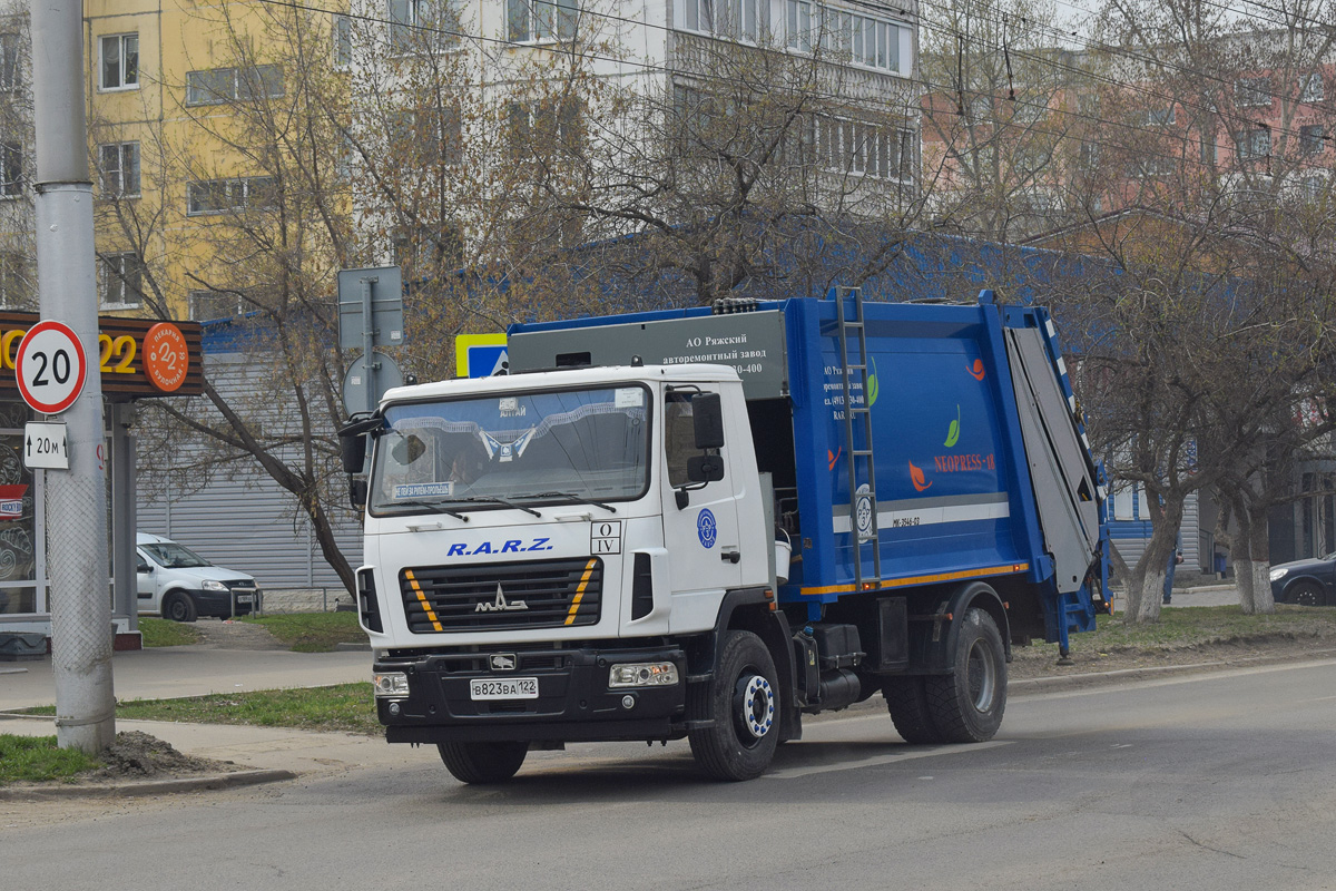 Алтайский край, № В 823 ВА 122 — МАЗ-534025