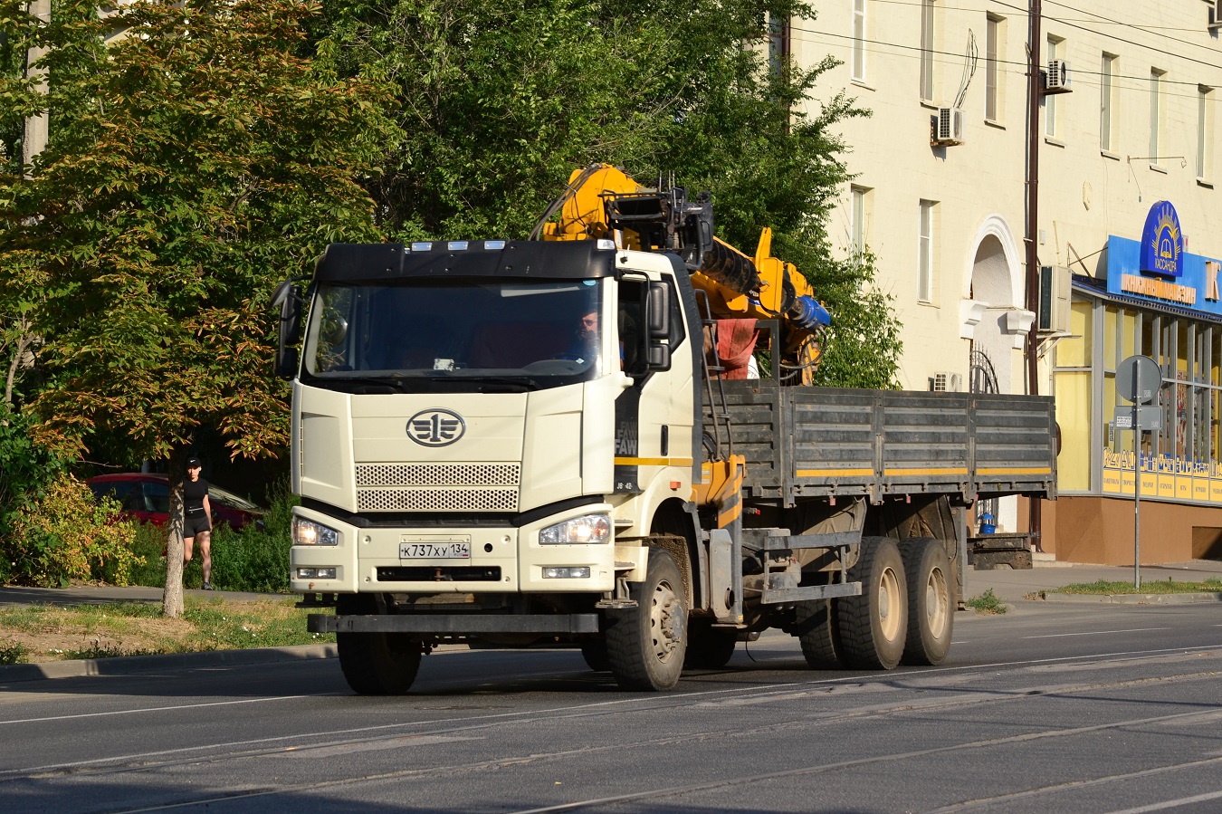 Волгоградская область, № К 737 ХУ 134 — FAW J6 CA3250