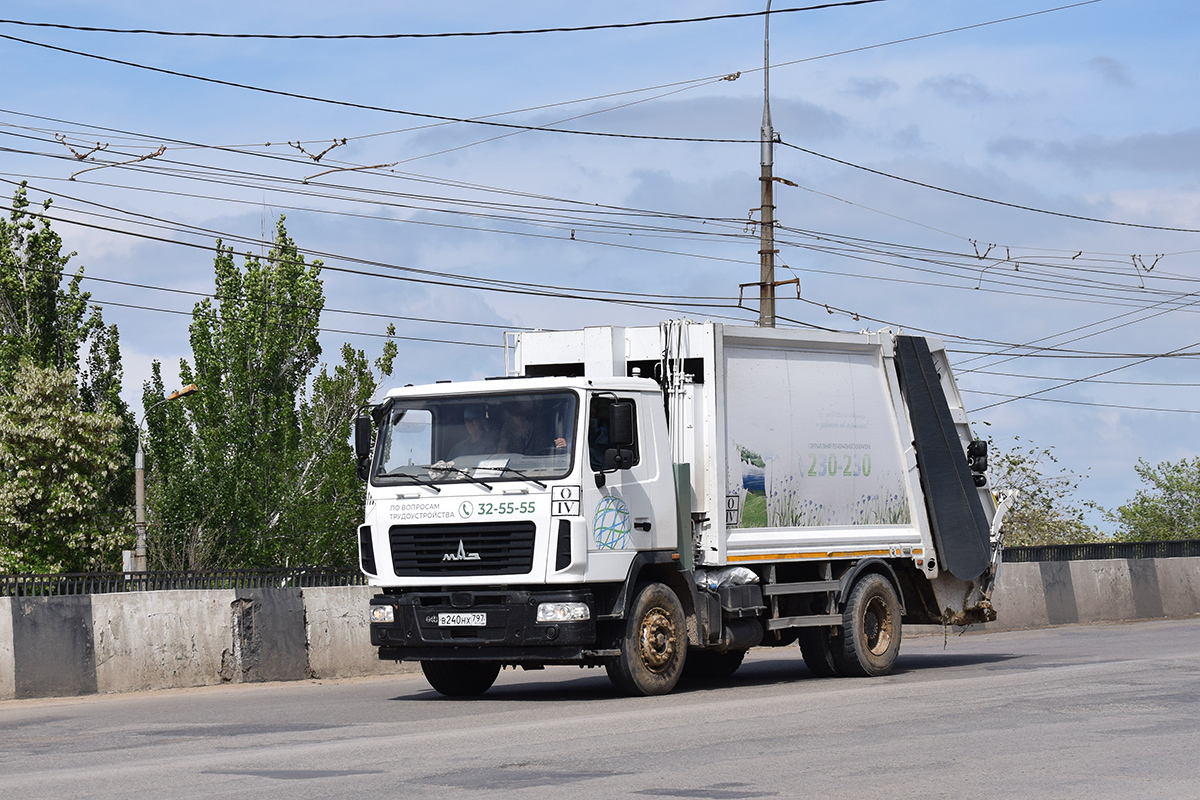 Волгоградская область, № В 240 НХ 797 — МАЗ-534025