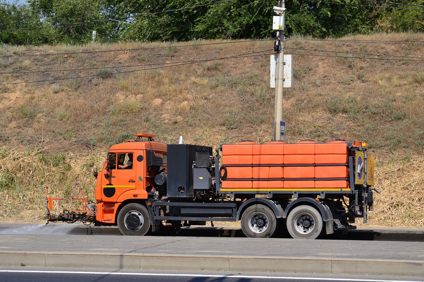 Волгоградская область, № Н 100 ВУ 134 — КамАЗ-65115-37