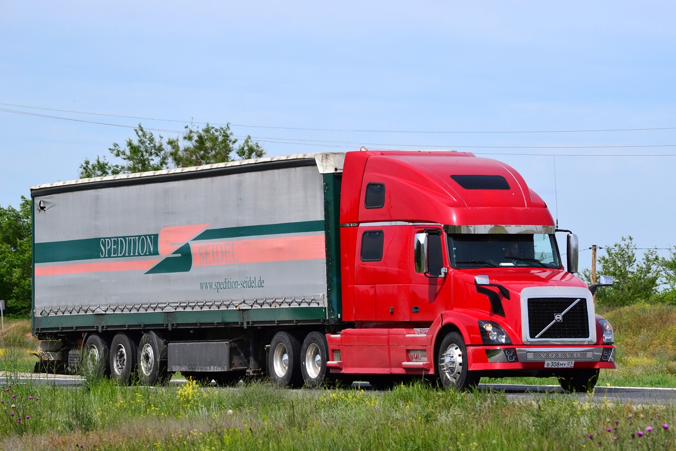 Кабардино-Балкария, № В 308 МУ 07 — Volvo VNL780