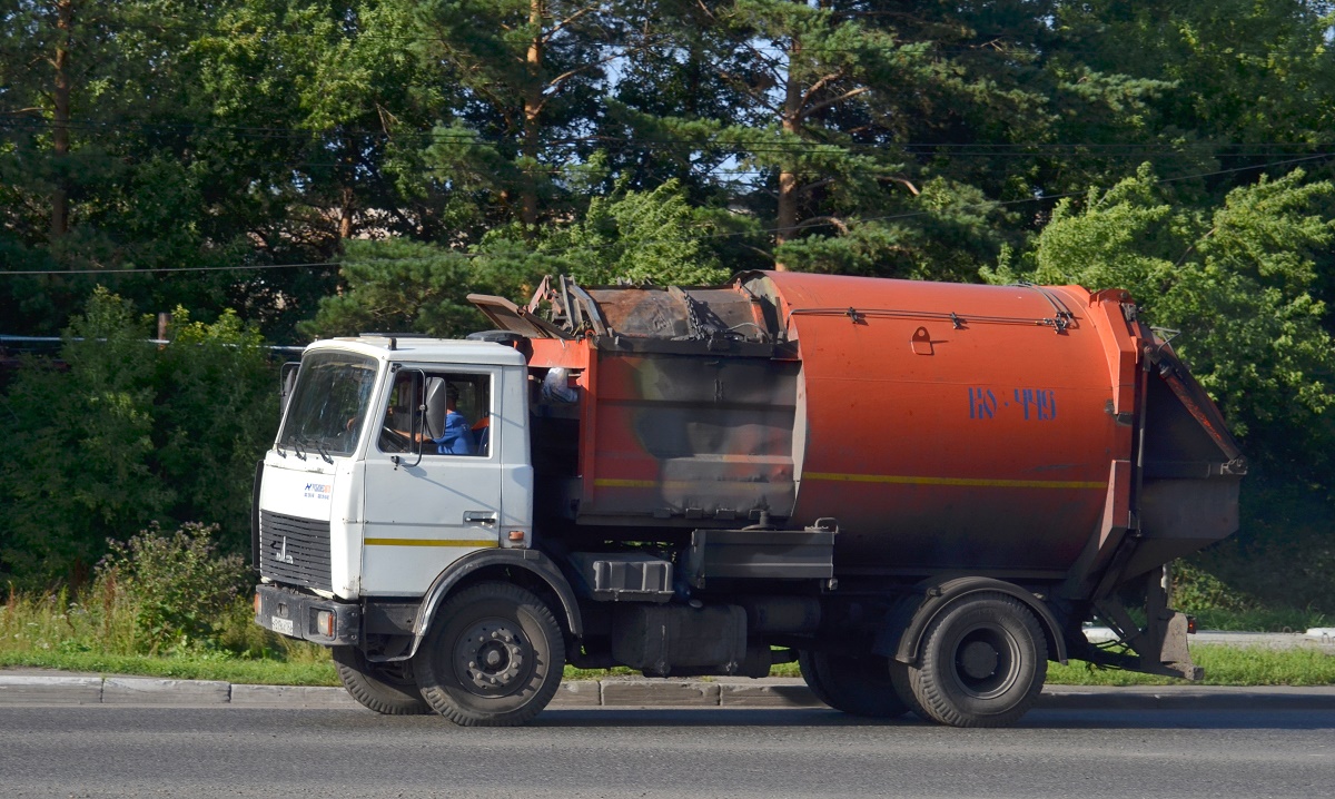 Кемеровская область, № Р 519 АХ 142 — МАЗ-5337A2