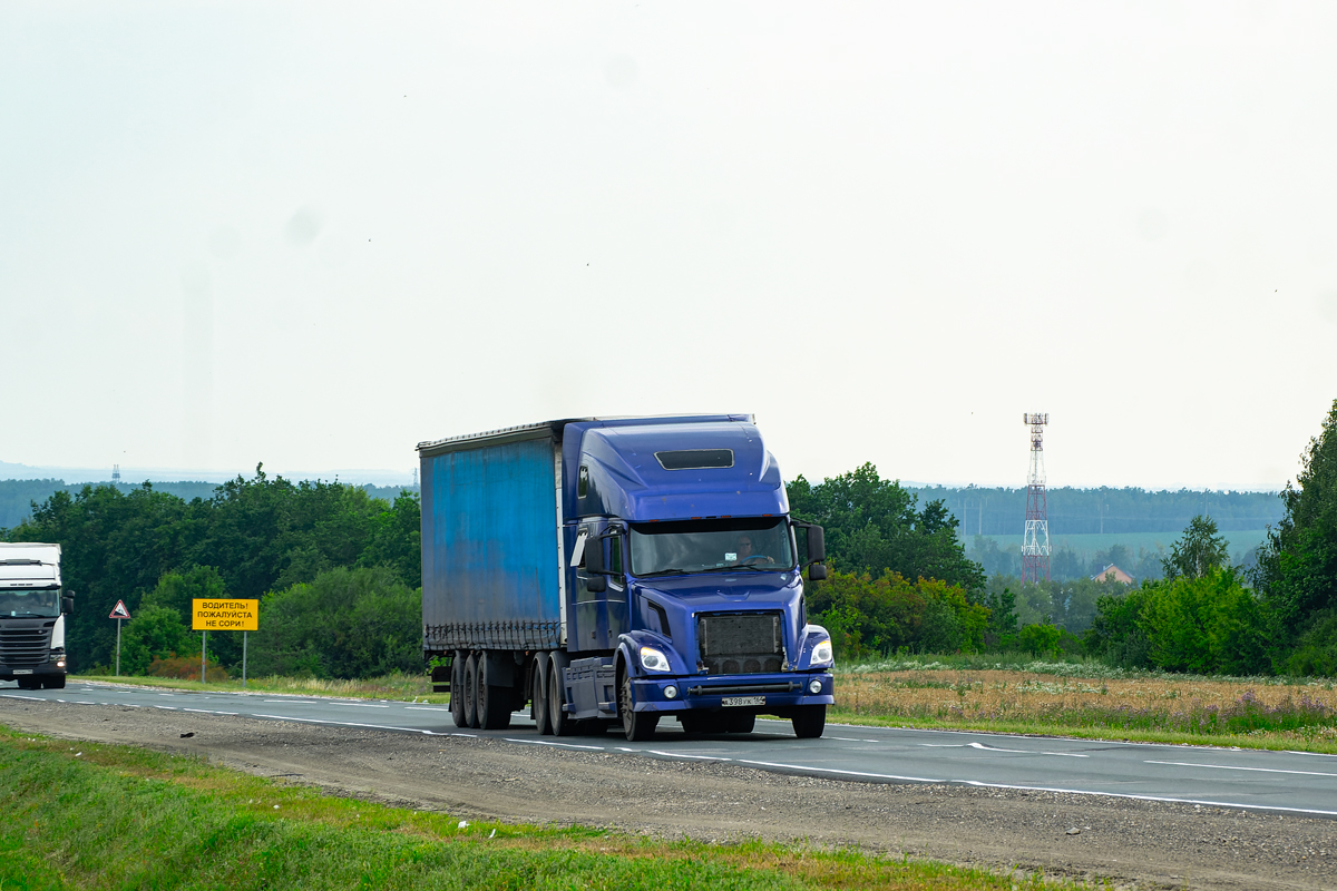 Саратовская область, № А 398 УК 164 — Volvo VN (Общая модель)