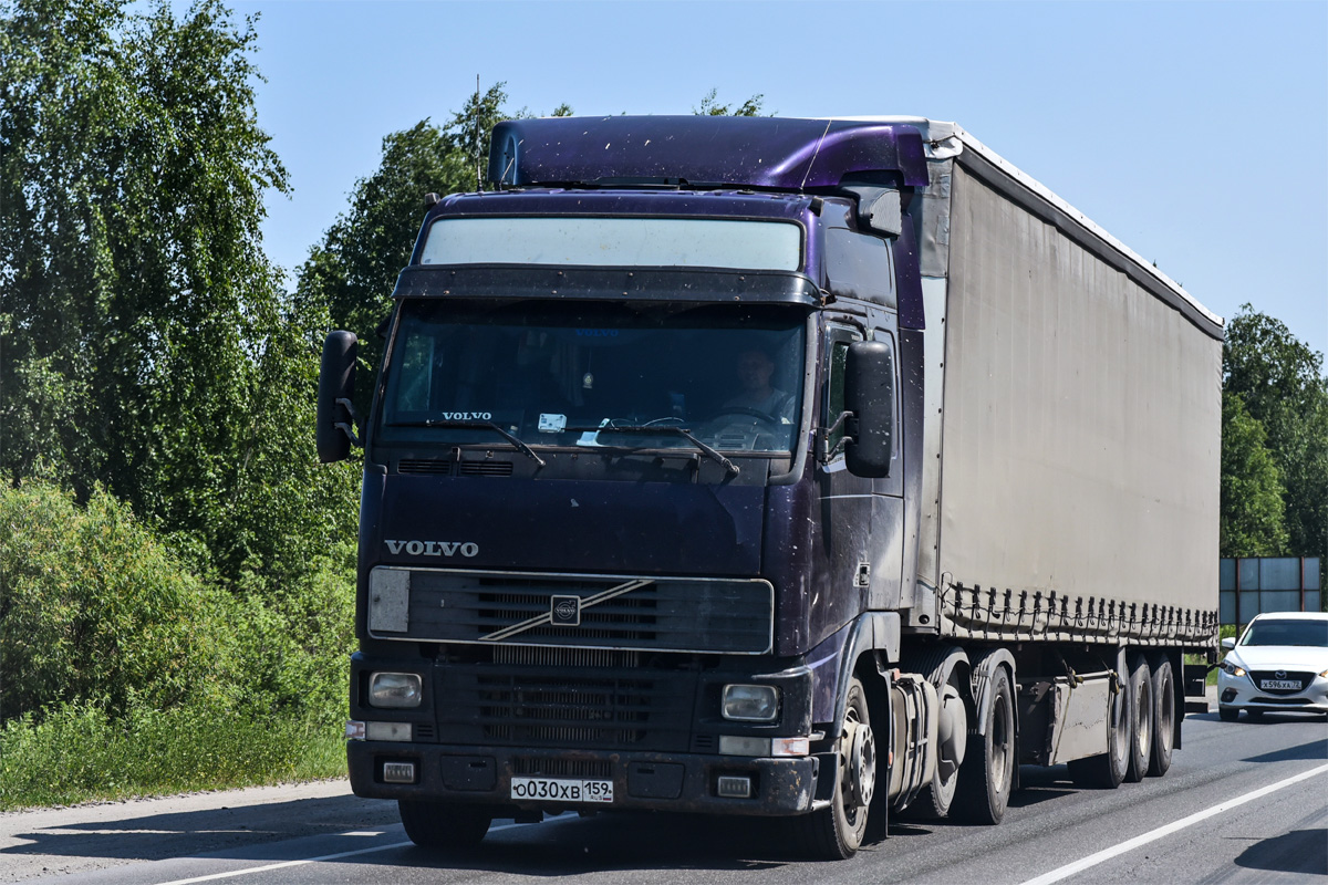 Пермский край, № О 030 ХВ 159 — Volvo ('1993) FH12.380