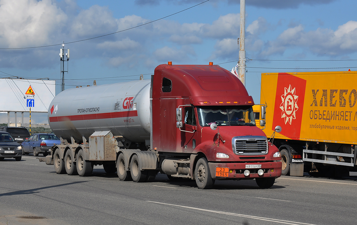 Омская область, № У 811 ЕР 55 — Freightliner Columbia