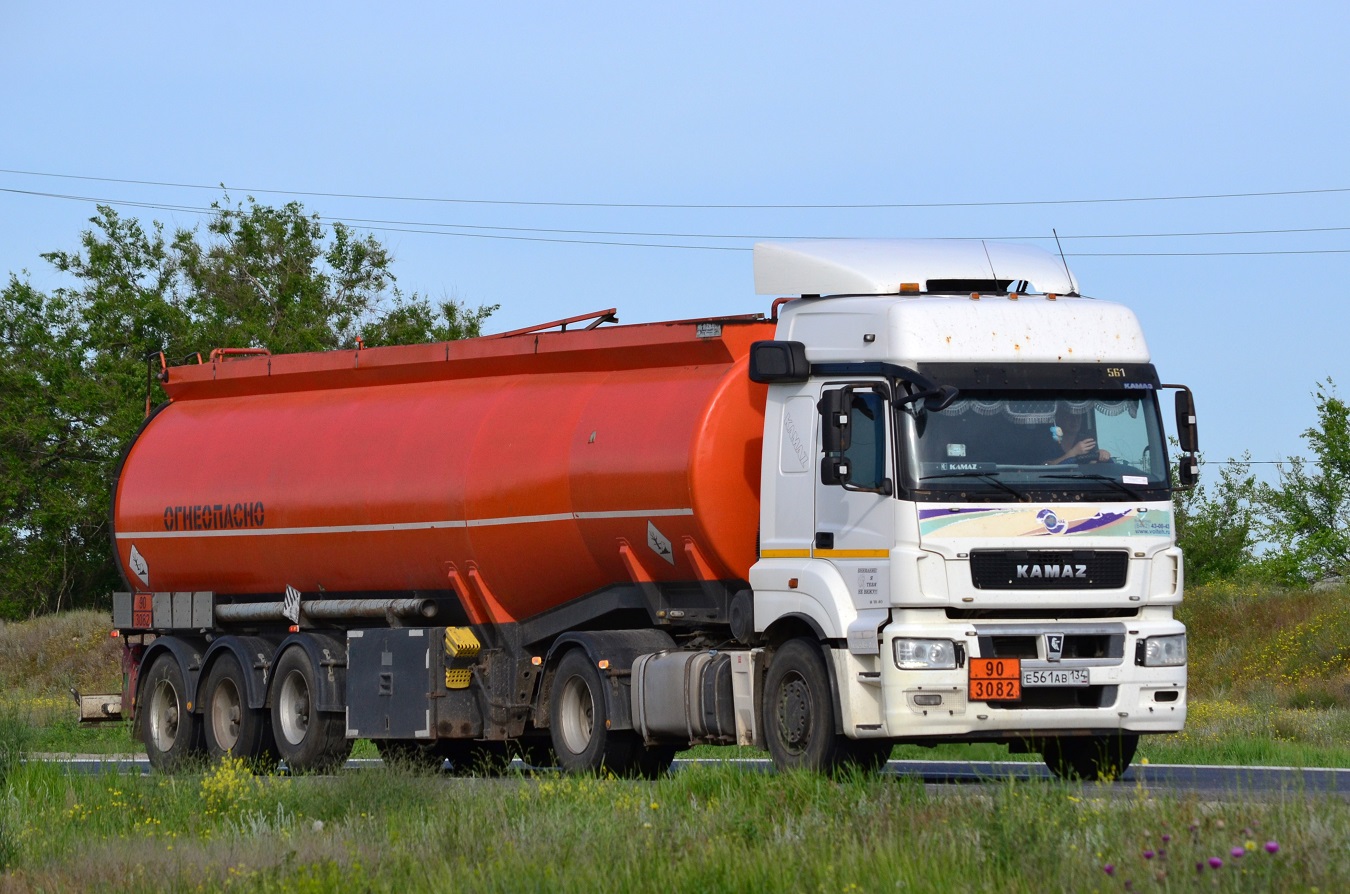 Волгоградская область, № Е 561 АВ 134 — КамАЗ-5490-S5(87)