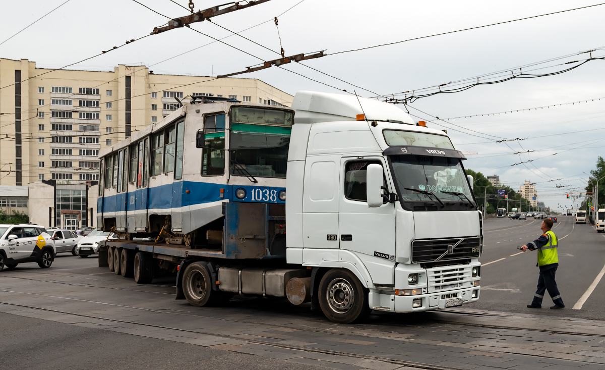 Башкортостан, № Е 546 СС 702 — Volvo ('1993) FH12.380