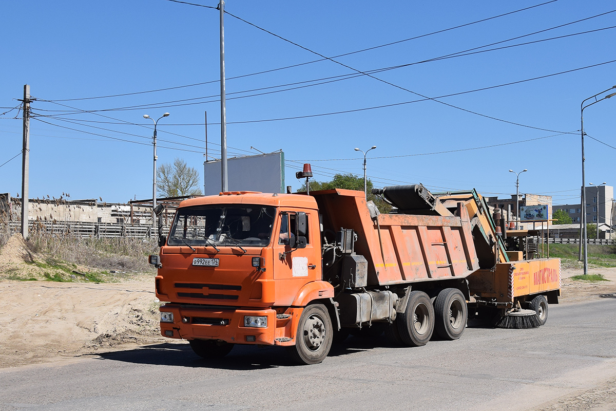 Волгоградская область, № В 992 ЕЕ 134 — КамАЗ-65115-L4(19)
