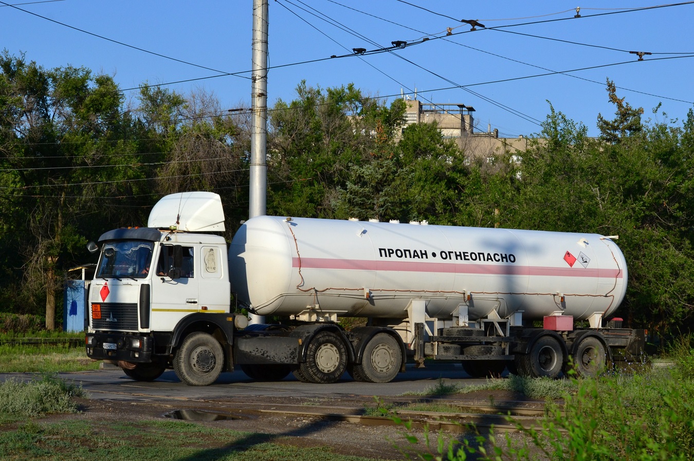 Волгоградская область, № В 824 РС 134 — МАЗ-6422A5
