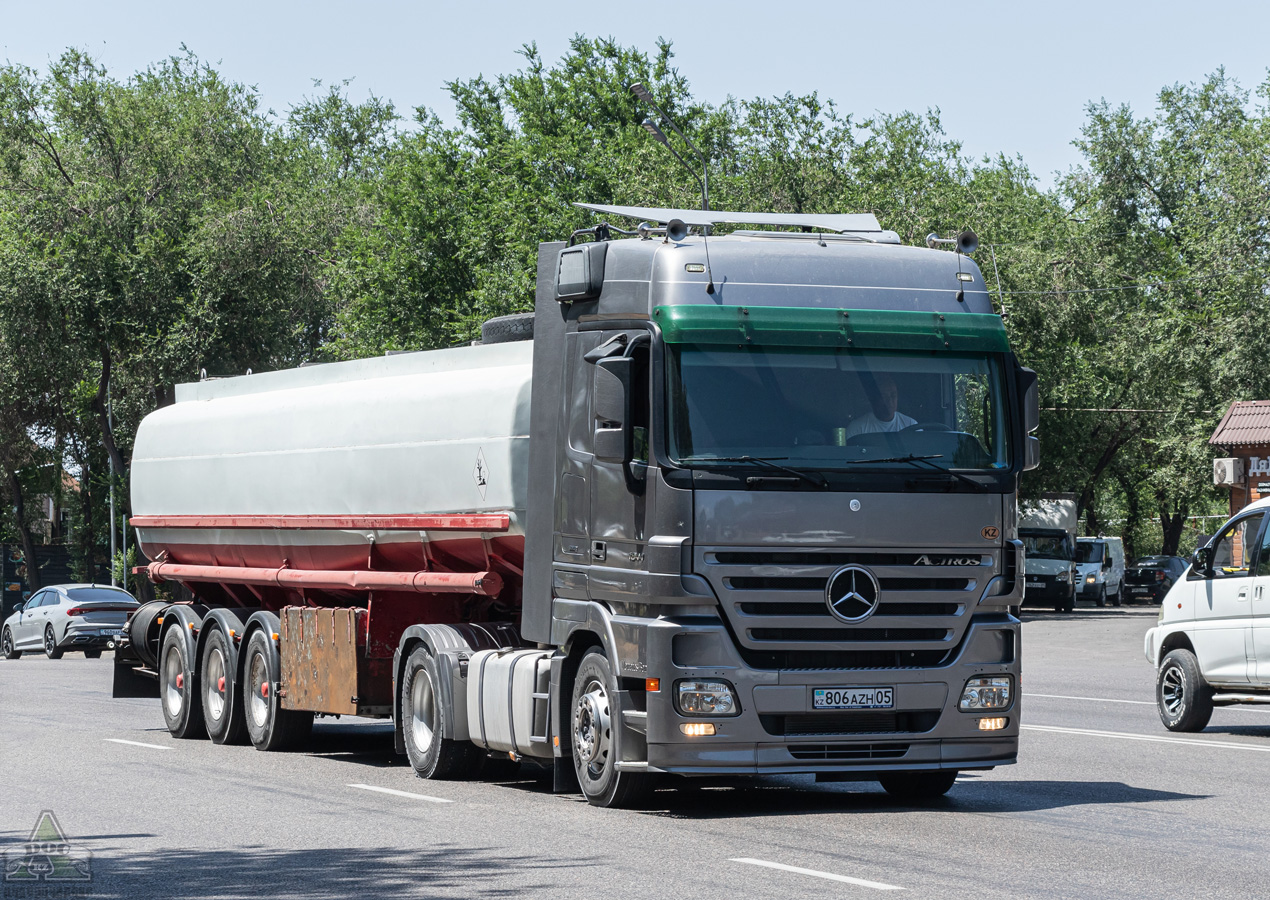 Алматинская область, № 806 AZH 05 — Mercedes-Benz Actros ('2003) 1844