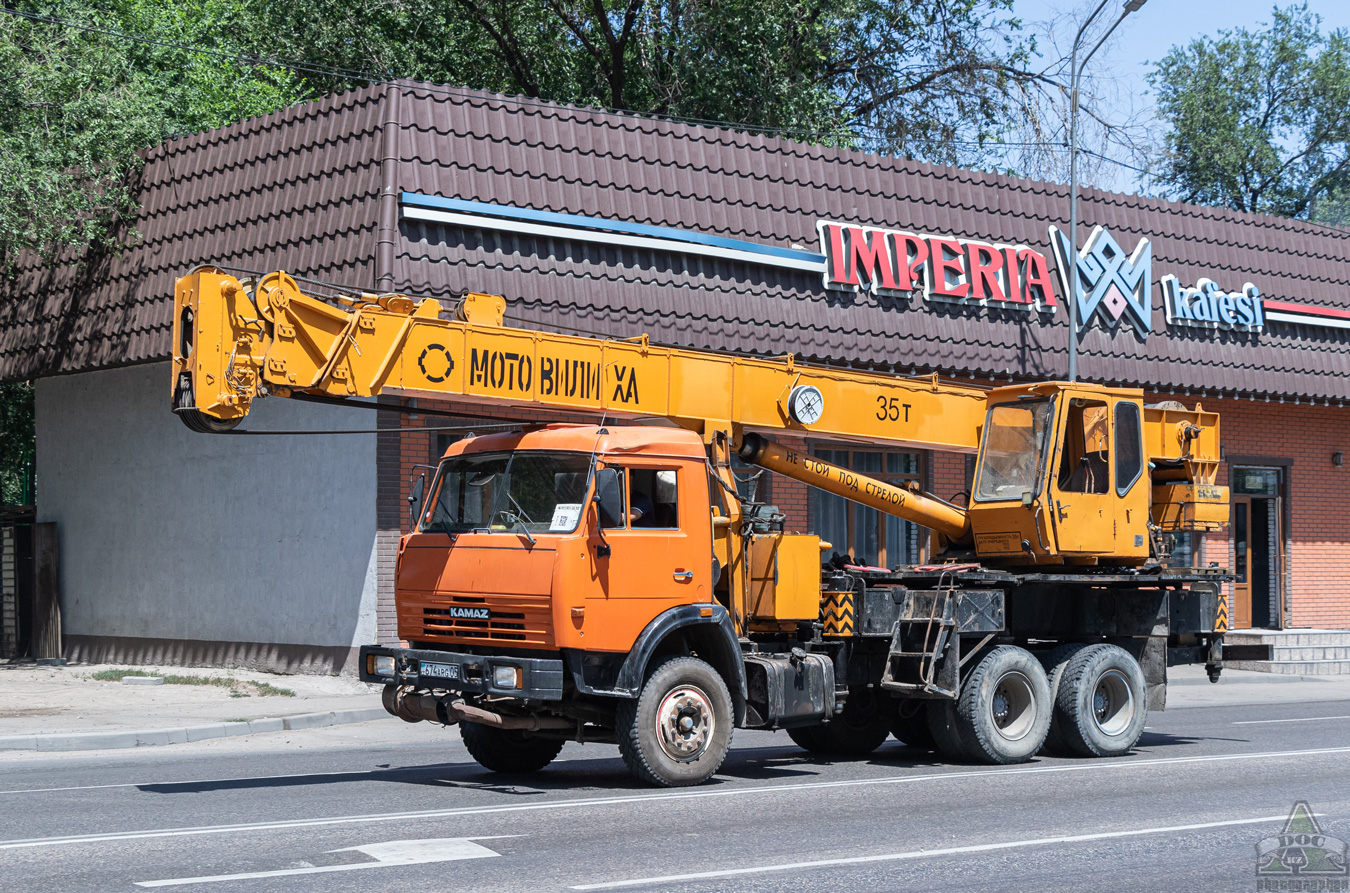 Алматинская область, № 674 ARG 05 — КамАЗ-53229-13 [53229N]