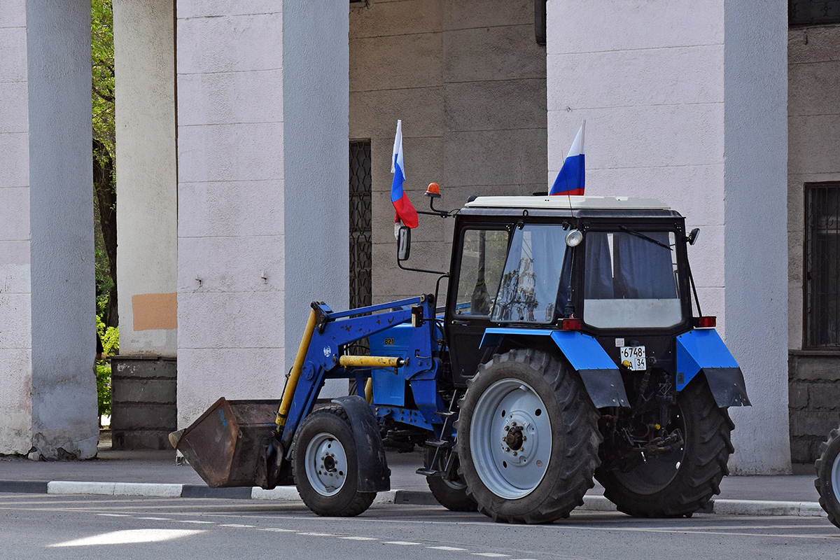 Волгоградская область, № 6748 ЕА 34 — Беларус-82.1