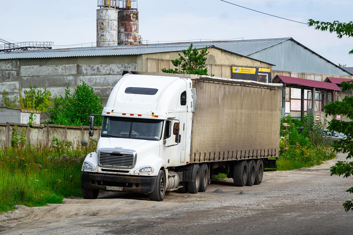 Тверская область, № Н 126 ОУ 69 — Freightliner Columbia