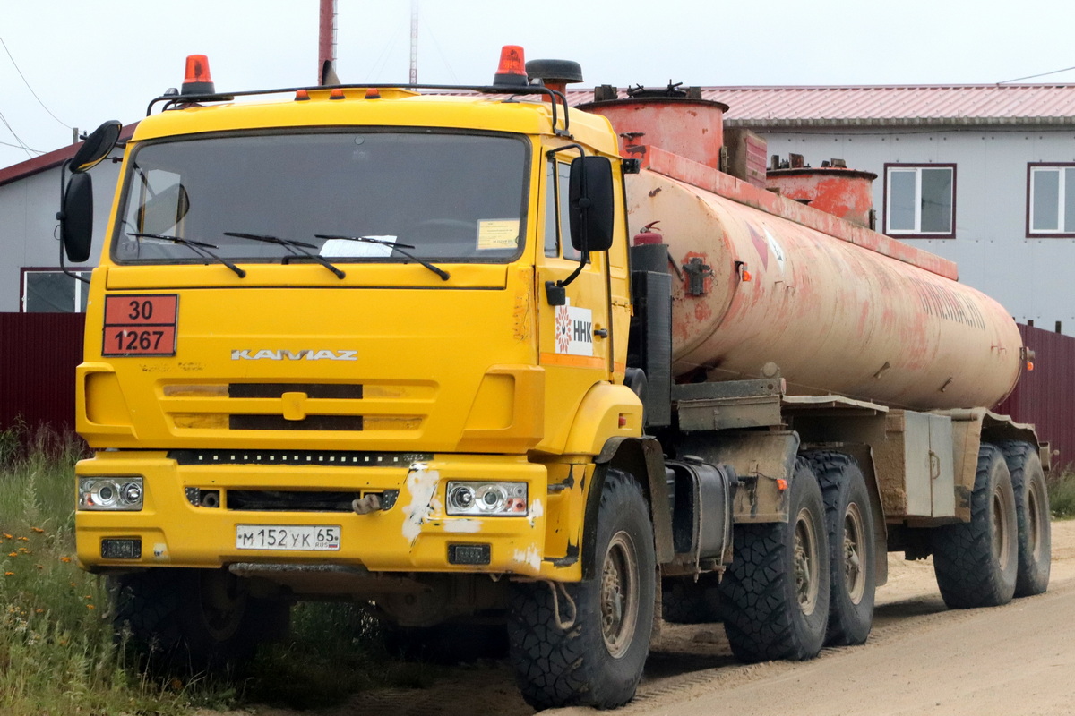 Сахалинская область, № М 152 УК 65 — КамАЗ-53504-46