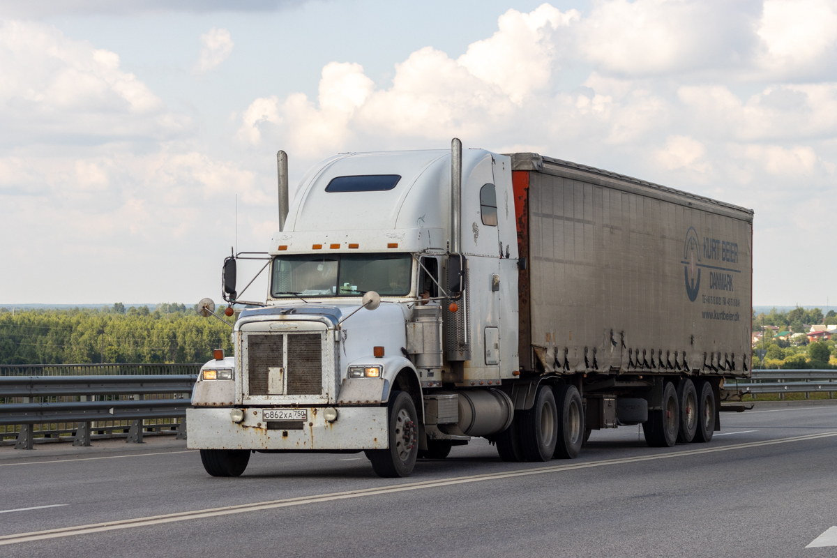 Московская область, № О 862 ХА 750 — Freightliner FLD 120 Classic