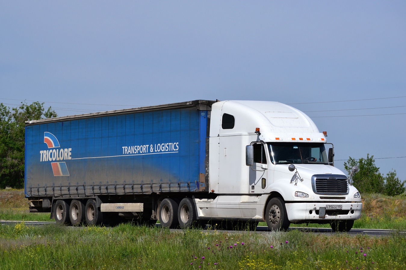 Волгоградская область, № Е 356 ОЕ 134 — Freightliner Columbia