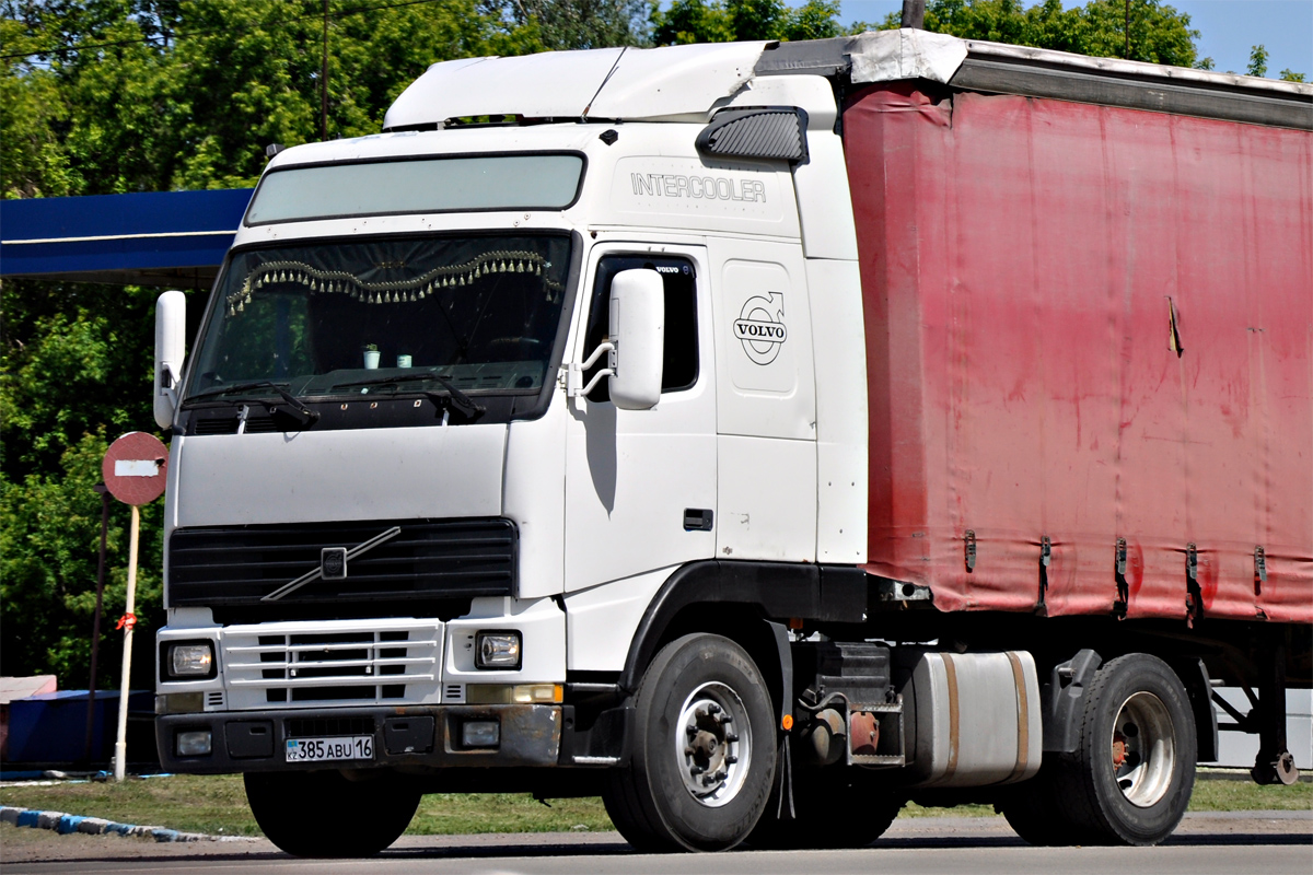 Восточно-Казахстанская область, № 385 ABU 16 — Volvo ('1993) FH12.340