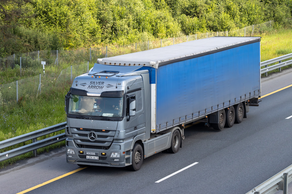 Марий Эл, № Х 256 ХВ 12 — Mercedes-Benz Actros ('2009) 1844; Mercedes-Benz Actros ('2009) "Silver Arrow" (Московская область)