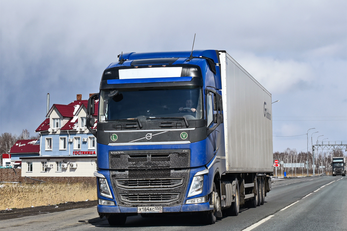 Московская область, № Х 184 АС 550 — Volvo ('2012) FH.420 [X9P]