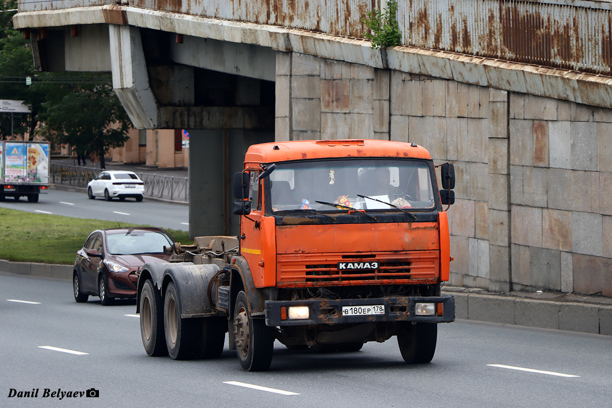 Санкт-Петербург, № В 180 ЕР 178 — КамАЗ-65115-D3(97)