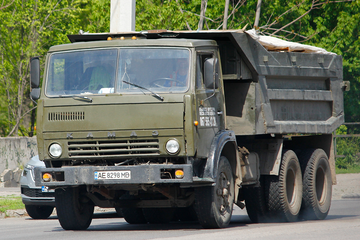 Днепропетровская область, № АЕ 8298 МВ — КамАЗ-55111 [551110]