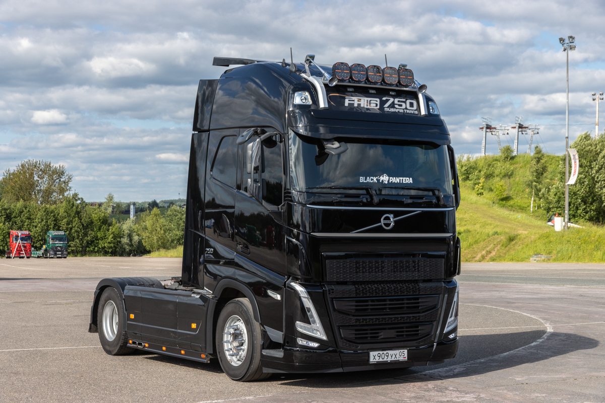 Дагестан, № Х 909 УХ 05 — Volvo ('2020) FH.500 [X9P]; Московская область — Фестиваль TruckDay 2025