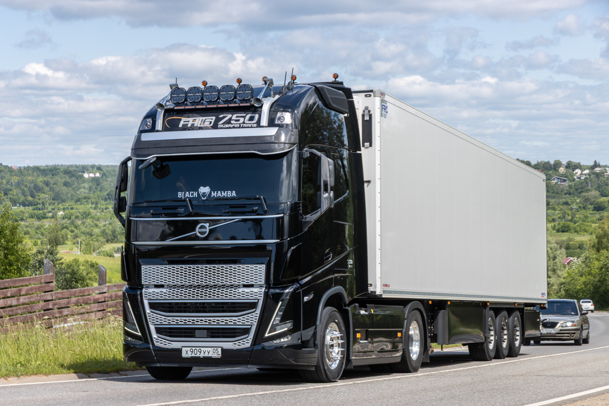 Дагестан, № Х 909 УУ 05 — Volvo ('2020) FH.500; Московская область — Фестиваль TruckDay 2025