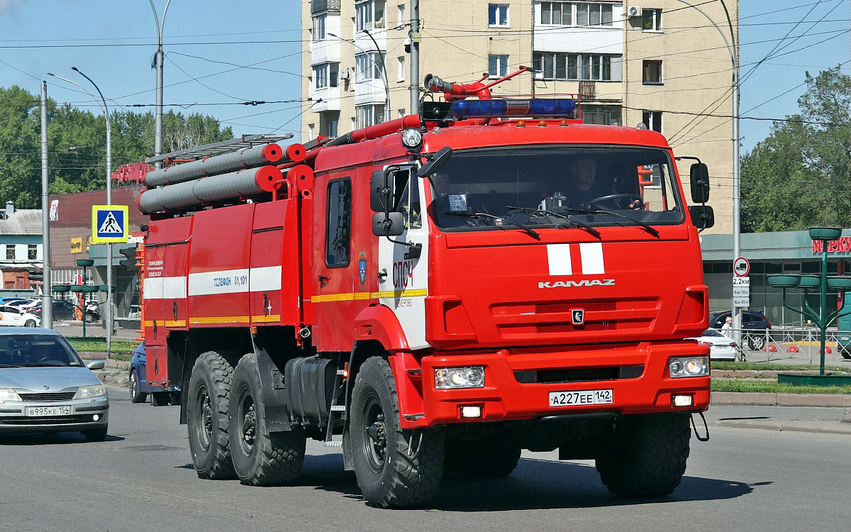 Кемеровская область, № А 227 ЕЕ 142 — КамАЗ-43118-46