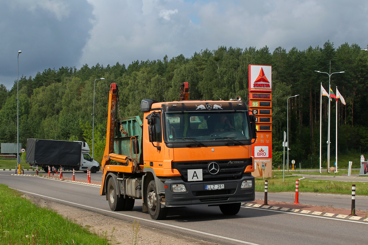 Литва, № LLZ 261 — Mercedes-Benz Actros ('2003) 1832