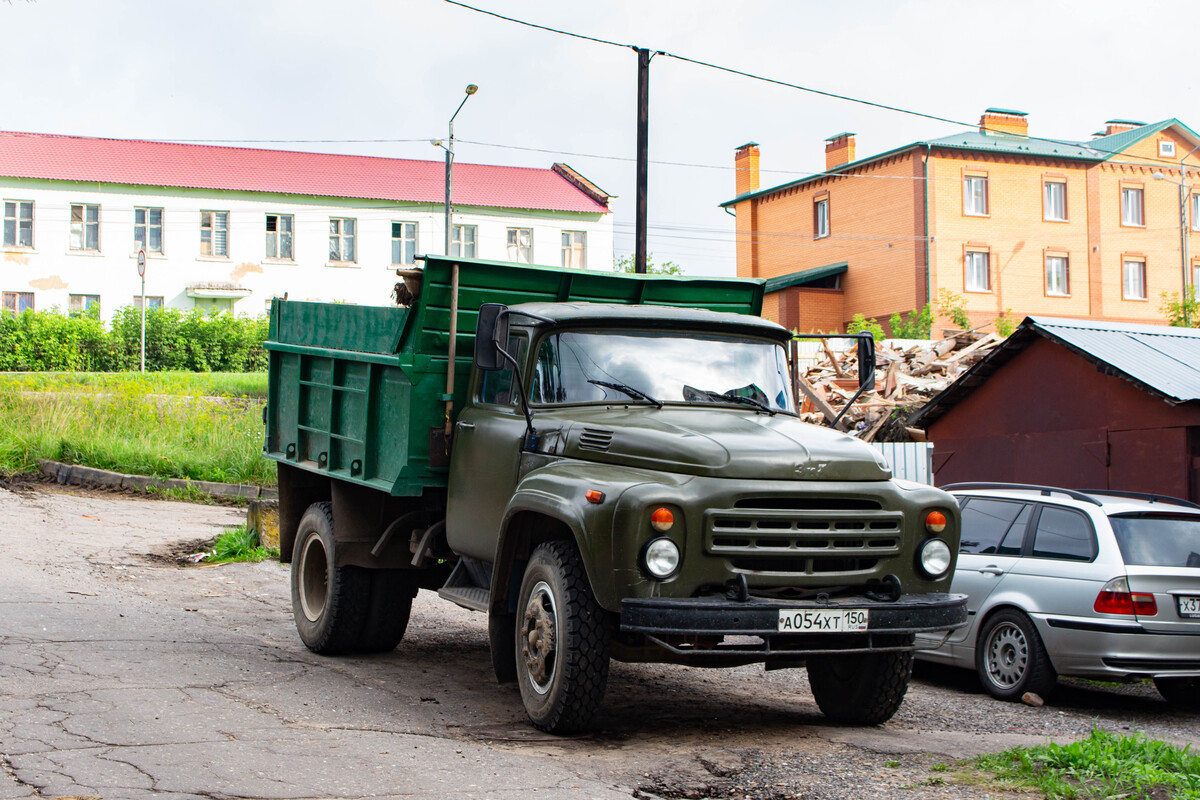 Московская область, № А 054 ХТ 150 — ЗИЛ-495810