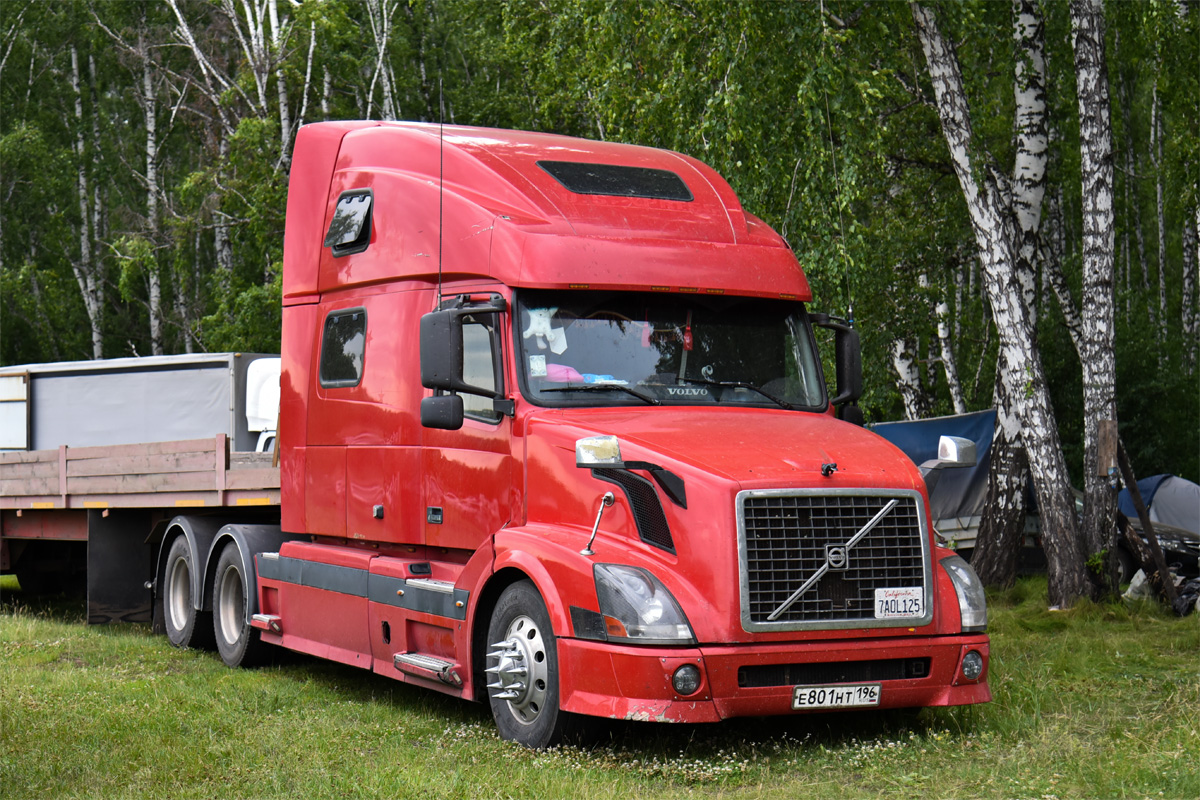 Свердловская область, № Е 801 НТ 196 — Volvo VNL780