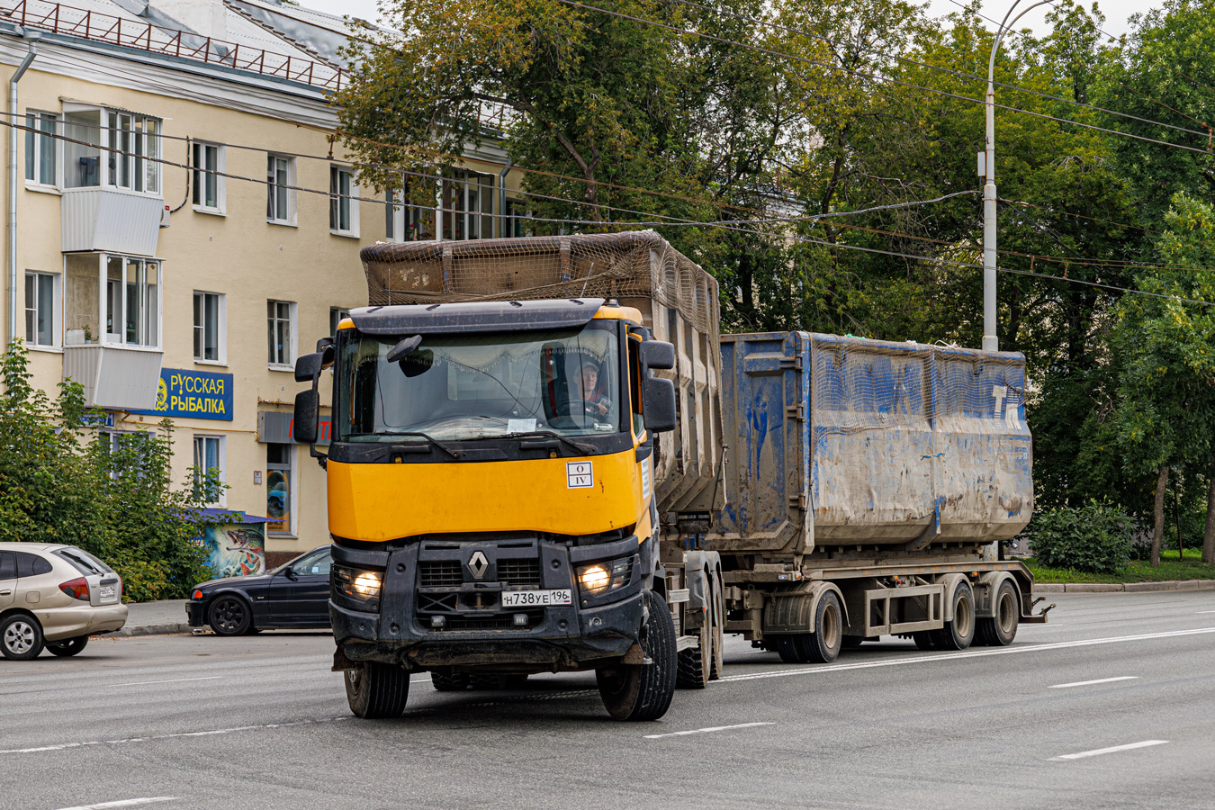 Свердловская область, № Н 738 УЕ 196 — Renault C-Series ('2013)