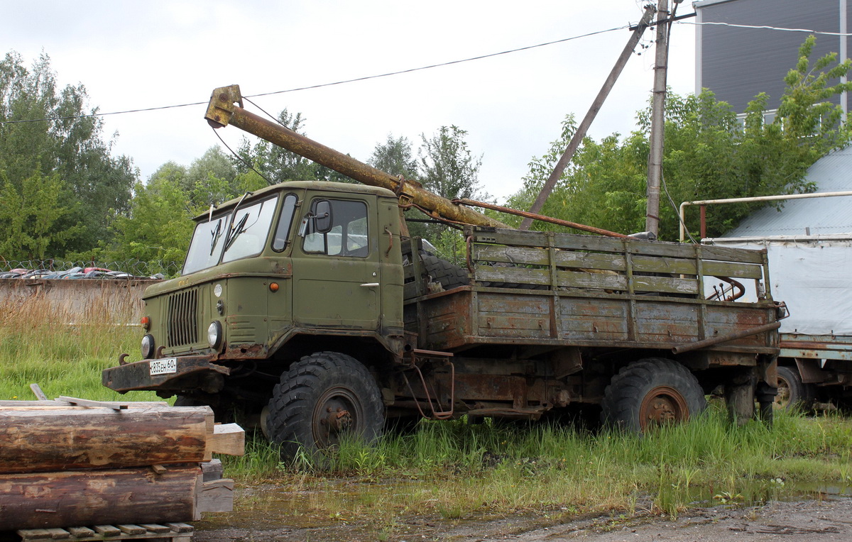 Псковская область, № С 835 ЕН 60 — ГАЗ-66-11