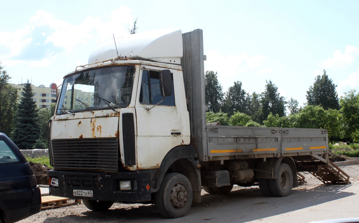 Псковская область, № В 822 ТА 60 — МАЗ-437040