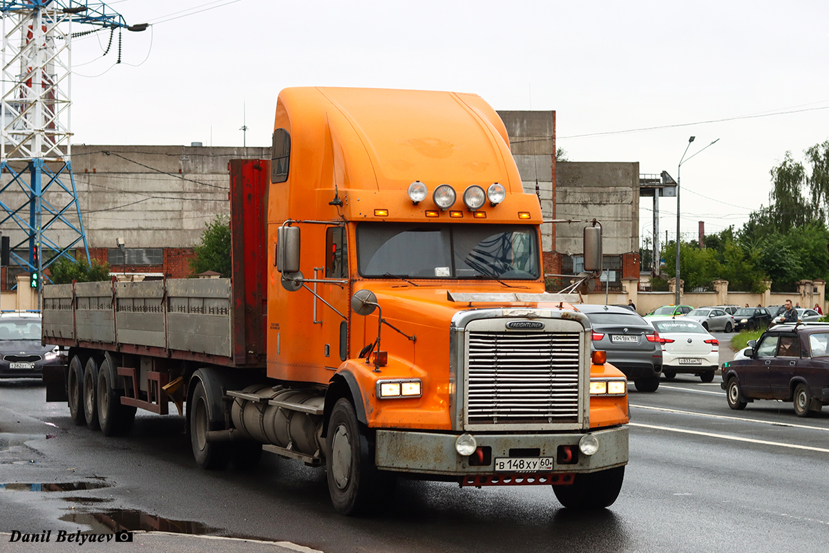 Псковская область, № В 148 ХУ 60 — Freightliner FLD 120 SD