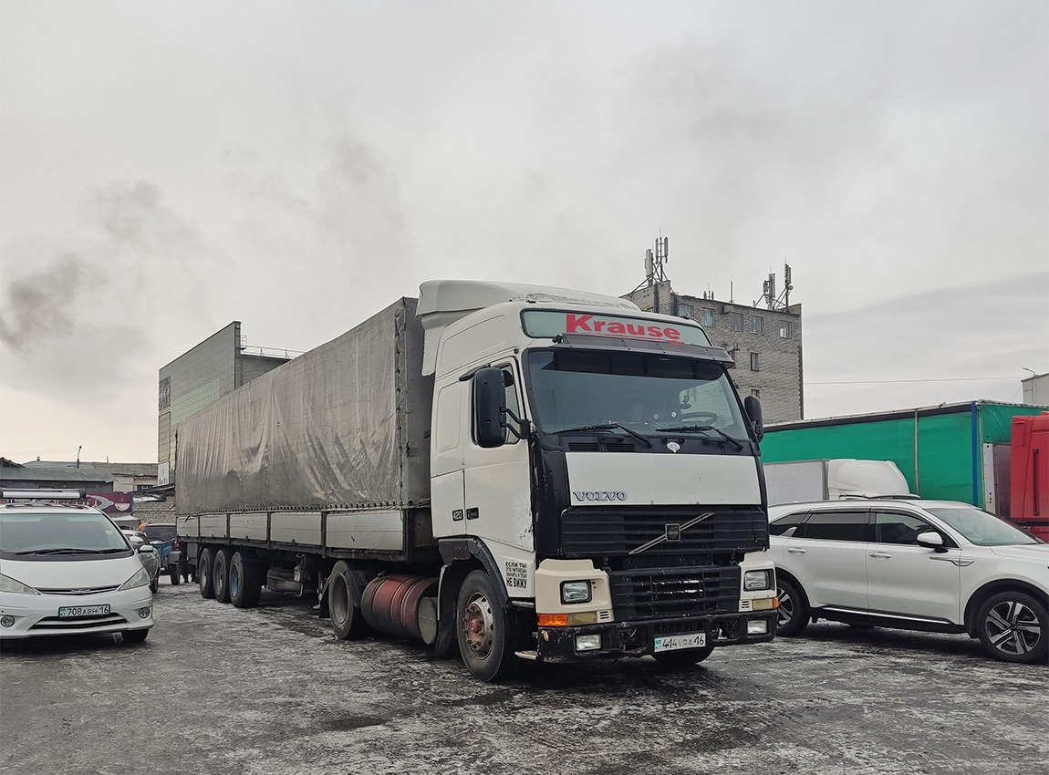 Восточно-Казахстанская область, № 414 VRA 16 — Volvo ('1993) FH12.420