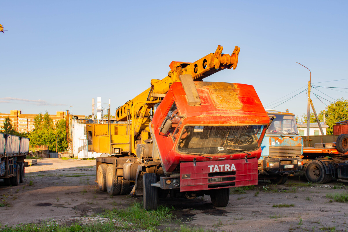 Московская область, № Е 001 НВ 190 — Tatra 815 P17